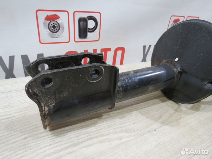 Амортизатор передний правый Nissan Almera G15