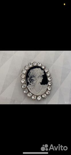 Брошь камея