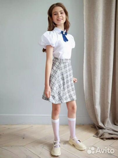Новая Блузка школьная с коротким рукавом 42