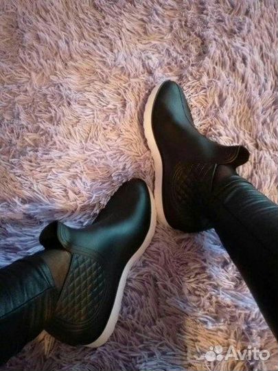 Лёгкие женские резиновые сапоги