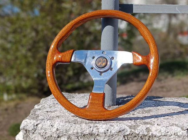 Руль спортивный деревянный Momo Veloce wood