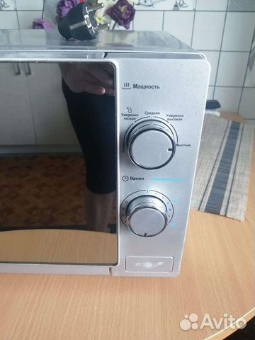 Микроволновая печь Midea MM720C4E-S