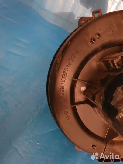 Мотор печки Шкода Рапид Поло