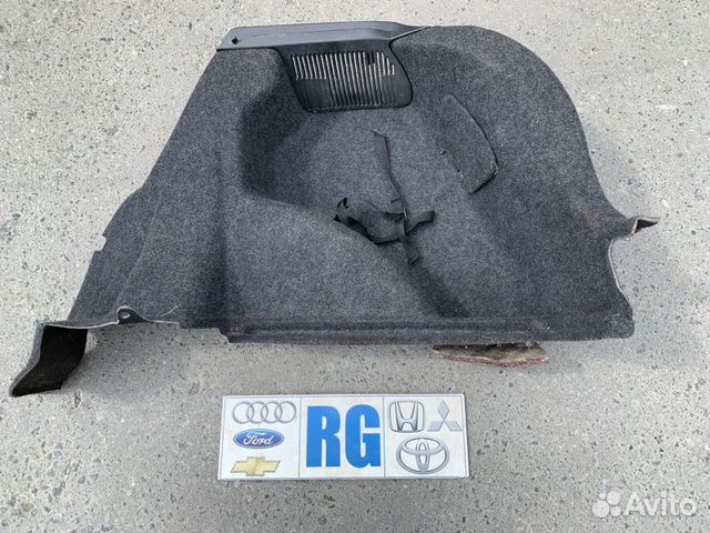 Обшивка багажника задняя правая Toyota Corolla 120