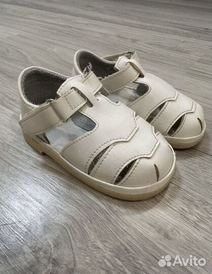 Сандалии туфли