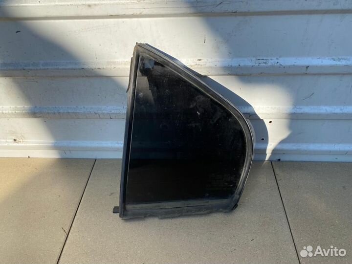 Стекло треугольник заднее левое Hyundai Elantra 3