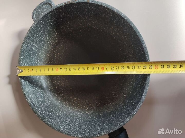 Сковорода литая 28