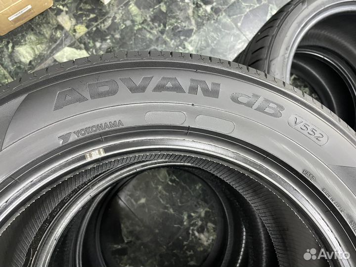 Yokohama Advan dB V552 235/55 R17 99V