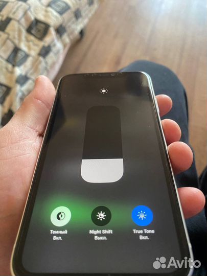 Телефон iPhone 11