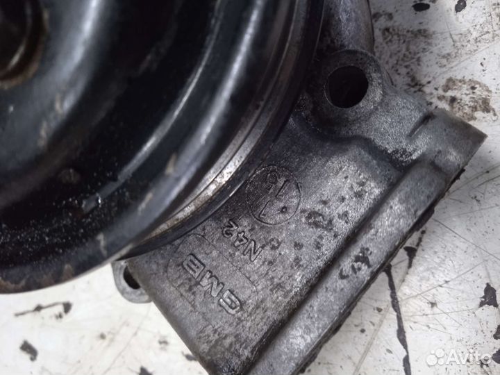 Помпа водяной насос Nissan Sunny Ниссан Санни