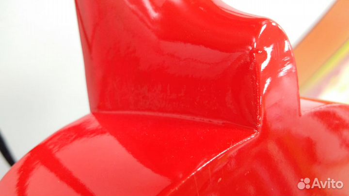 Укулеле красное