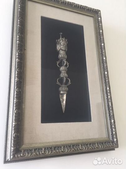 Тибетский ритуальный кинжал в раме