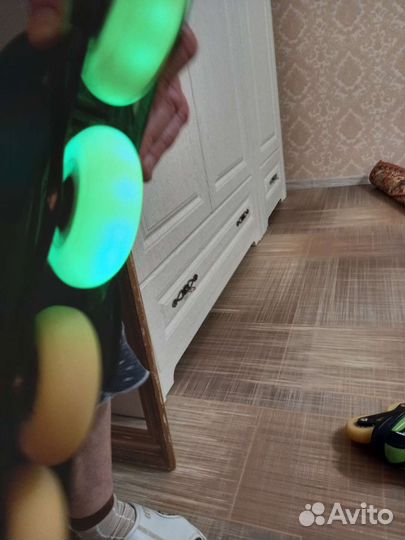 Роликовые коньки