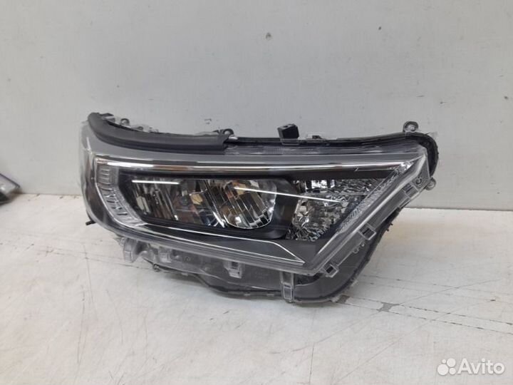 Фара правая Toyota Rav4 50 2019-2023
