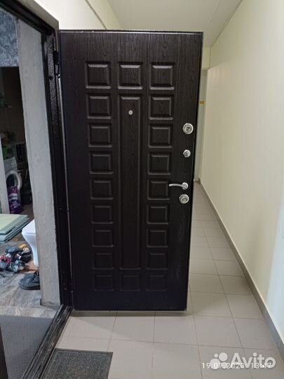 Дверь входная металлическая бу