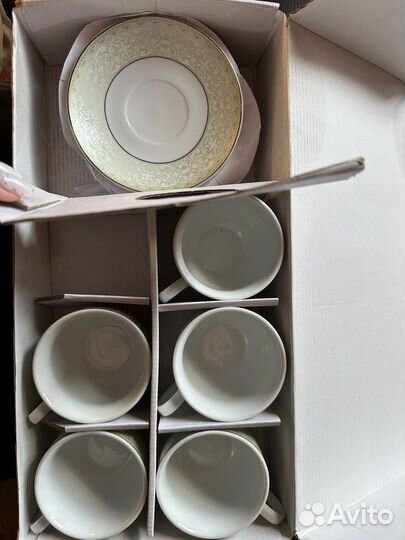 Чайный набор (набор чашек с блюдцами)