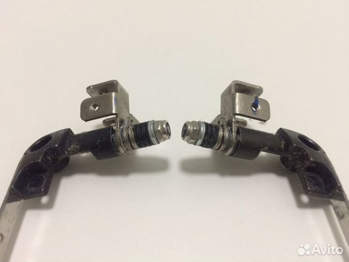 Петли матрицы ноутбука Fujitsu AH530