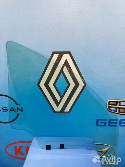 Стекло боковое двери Renault sandero Лев