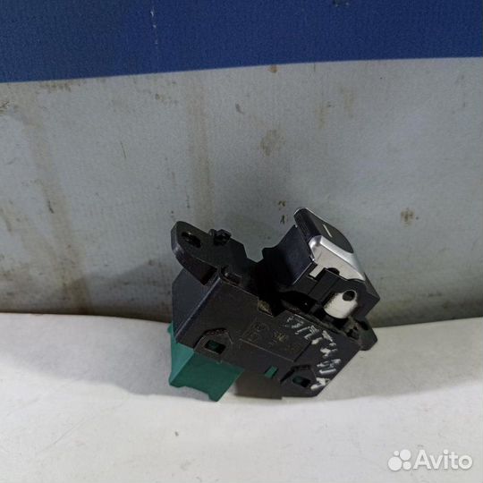 Кнопка стеклоподъемника задняя левая Kia Optima JF