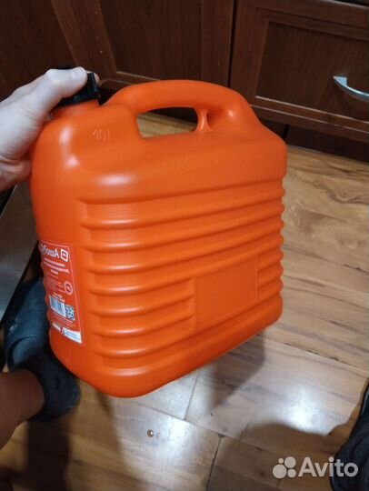 Канистра пластиковая 10 литров