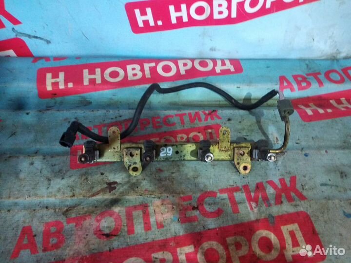 Топливная рампа с форсунками Ниссан X-Trail