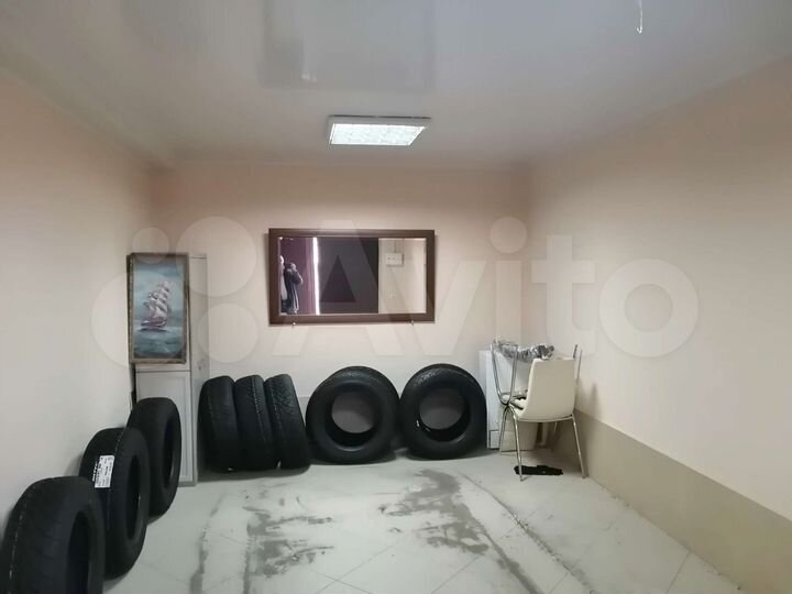 Гараж, > 30 м²