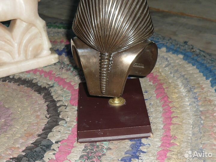 Старые статуэтки