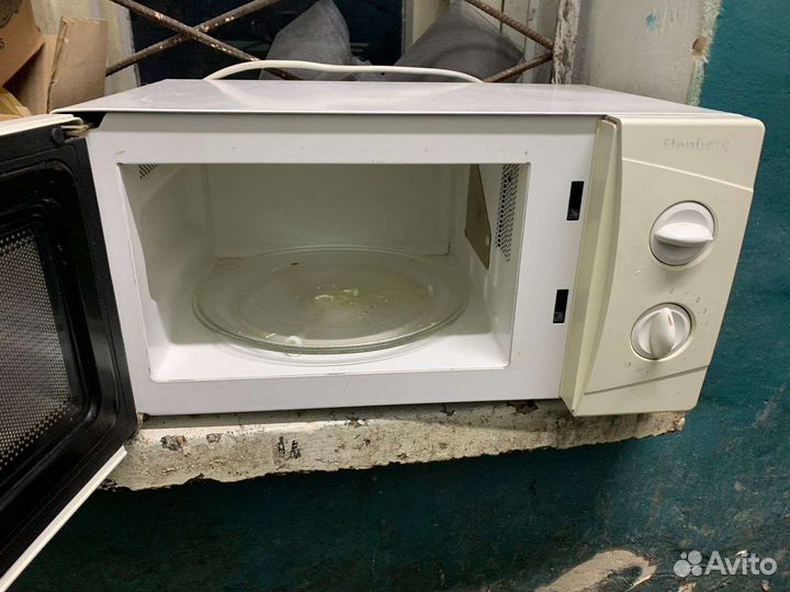 Микроволновая печь Elenberg
