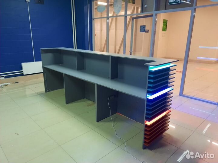 Стойка ресепшн
