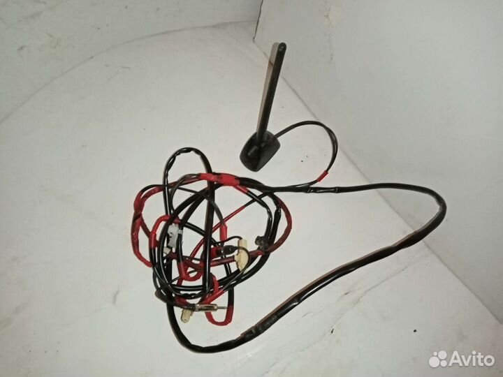 Антенна с проводом и разъёмы Toyota Ist