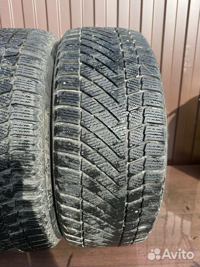 Continental ContiVikingContact 6 215/55 R17 98T