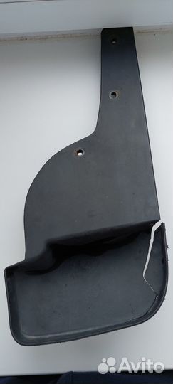 Передний левый брызговик infiniti fx35 s50 2007