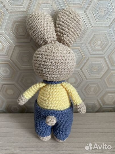 Вязаный зайчик