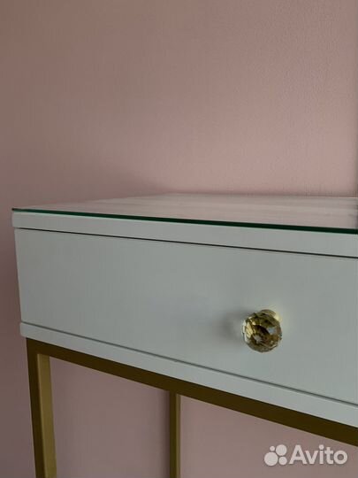 Туалетный столик консоль