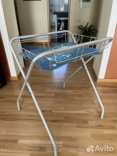 Ванночка для купания с подставкой