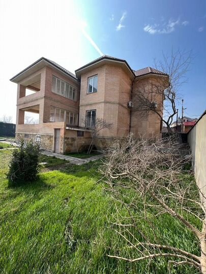 Дом 305 м² на участке 8 сот.