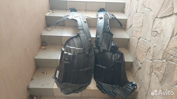 Подкрылок Nissan March, Micra 2002-2008