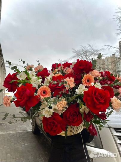 Корзина с цветами