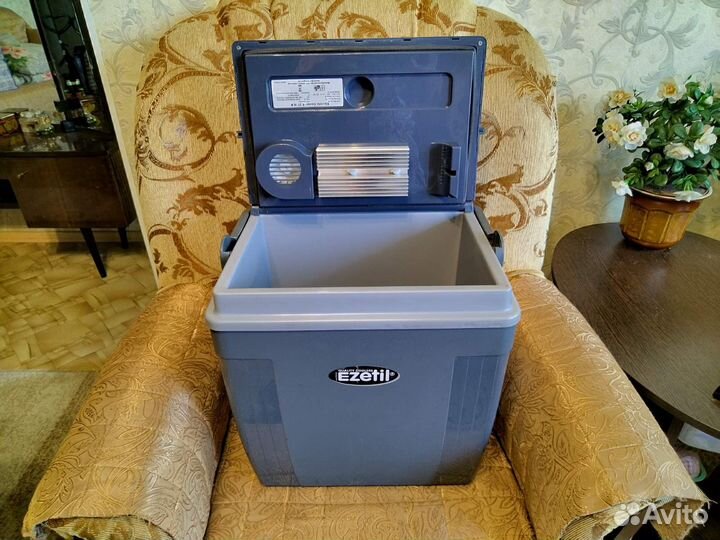 Автохолодильник Ezetil Electric Cooler E 27