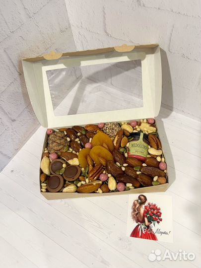 Подарочные коробочки/наборы к 8 марта