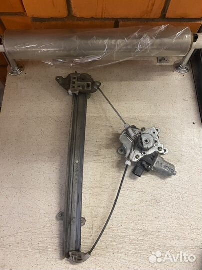 Стеклоподъемник правый mitsubishi lancer 9