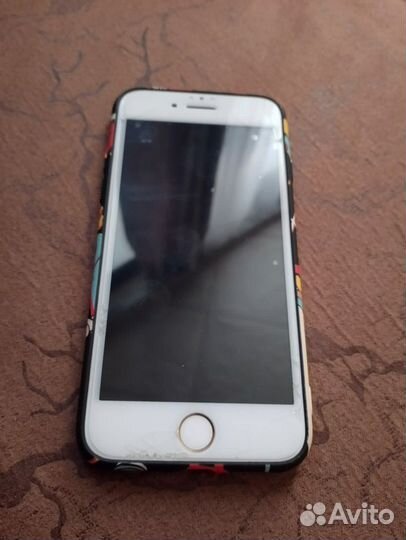 Телефон iPhone 7
