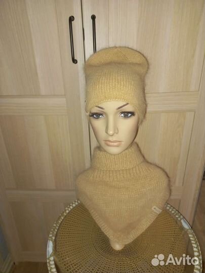 Шапка пух норки и снуд уголок