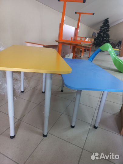 Парты школьные и дошкольные (цветные)