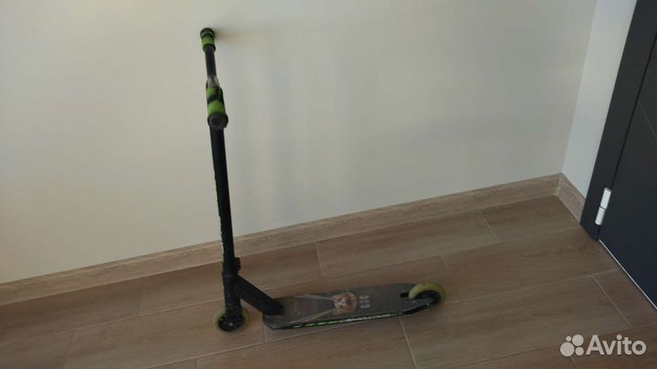 Трюковой самокат tech team duker 202