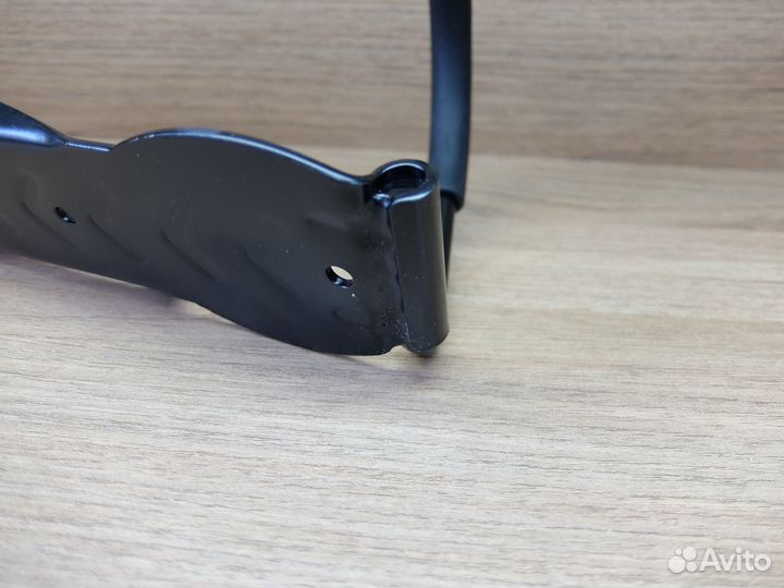 Крепление велосипеда на стену (за колесо)