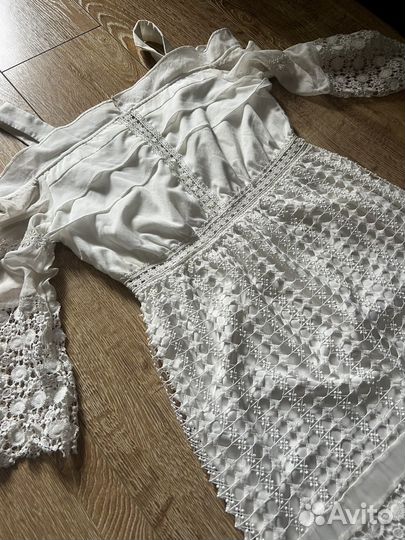 Кружевное платье белое