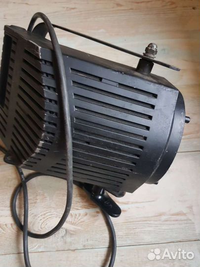 Прожектор Strand quartet f