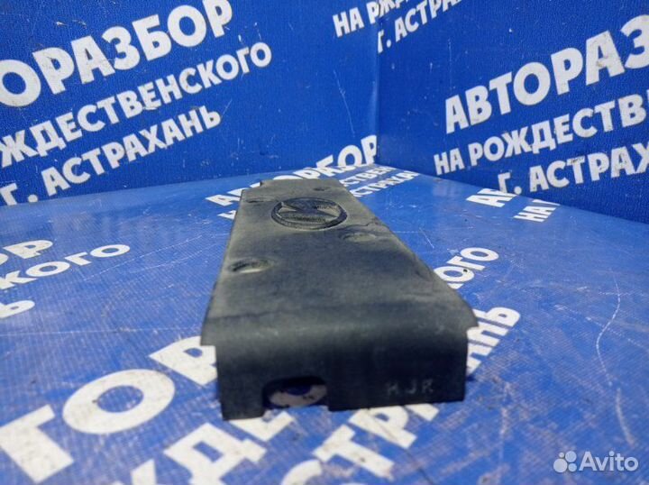 Декоративная крышка двигателя Hyundai Solaris 1