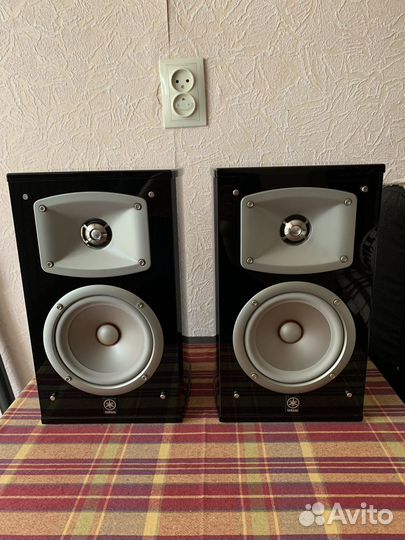 Полочная аккстика yamaha NS-333 black